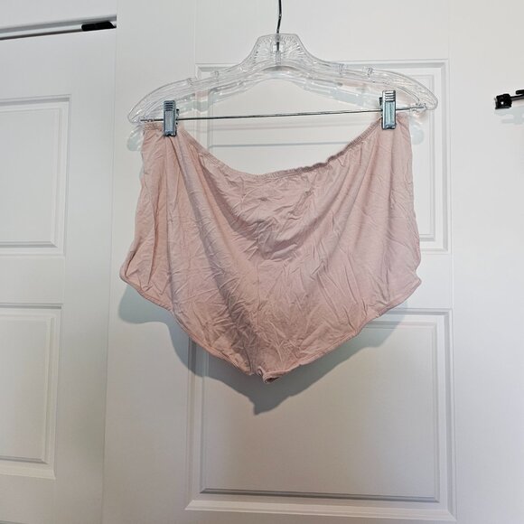 Euforia Gaia Open-Cut Shorts - Picture 2 of 3